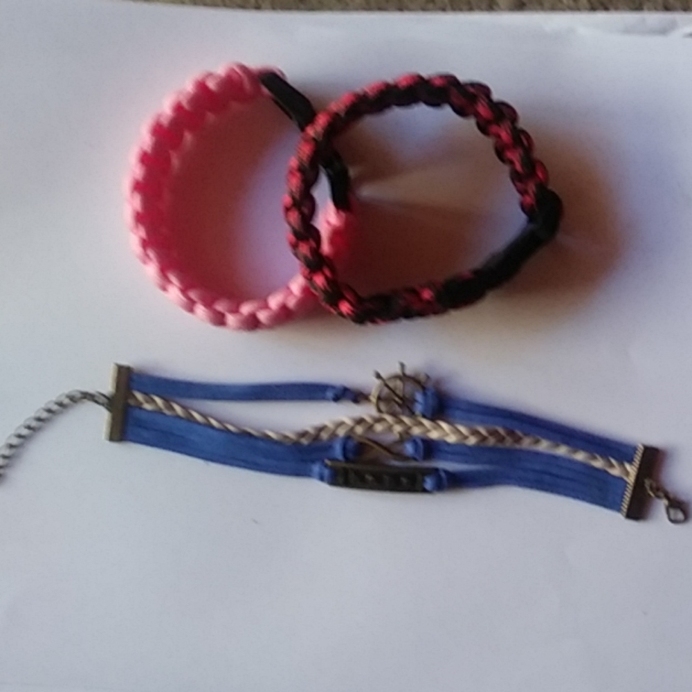 3 Bracelets